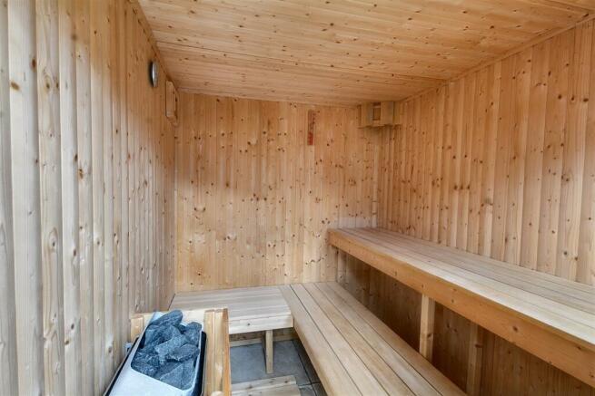 sauna.jpeg