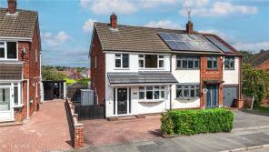 4, Thornby Avenue, Belgrave, Tamworth B77 2LU