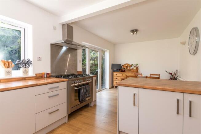 Kitchen/Dining