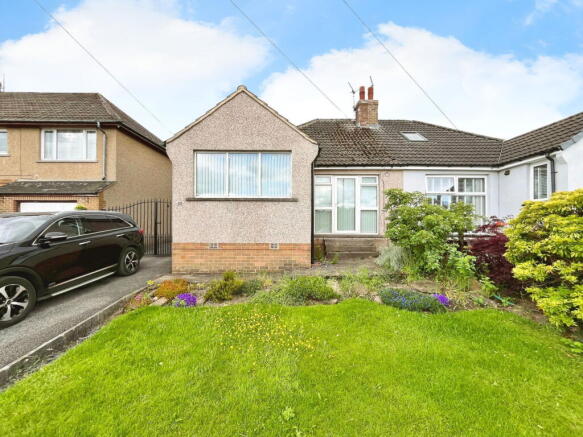 2 bed Semi-Detached Bungalow to rent Image 11