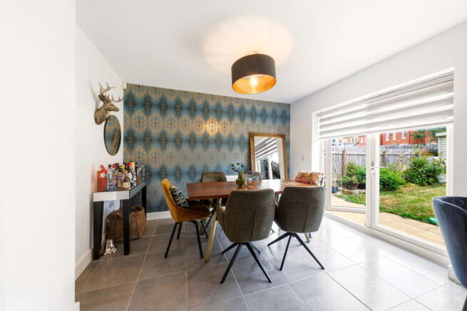 5 bed Detached for sale Image 10