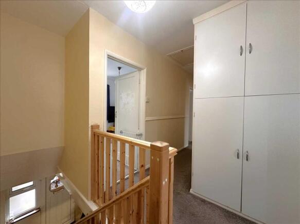 4 bed House for sale Image 12