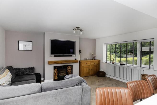 3 bed Semi-Detached Bungalow for sale Image 6