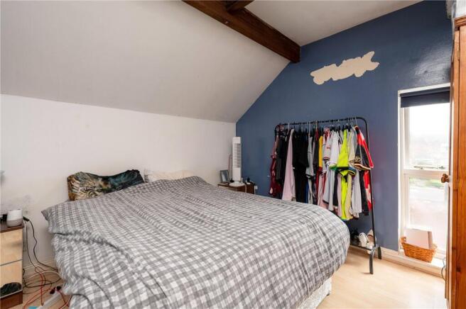 5 bed Detached for sale Image 12
