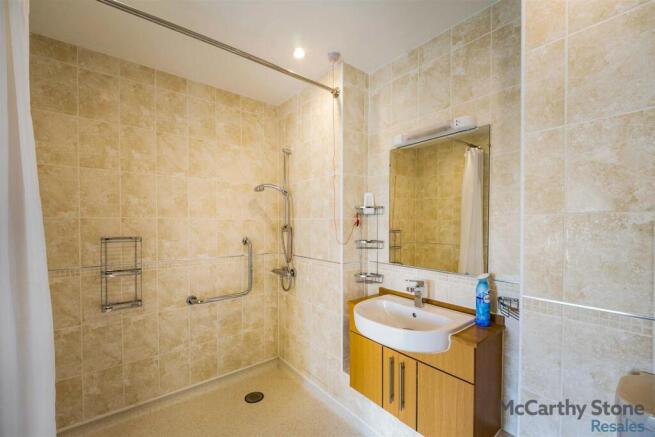 2 bed Apartment for sale Image 12
