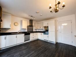 21, Oak Tree Close, Bristol BS16 9AJ
