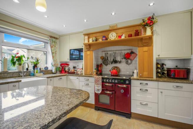 Orchard Way, Burgess Hill, RH15 photo 4