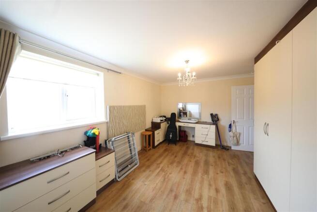 3 bed Detached for sale Image 5