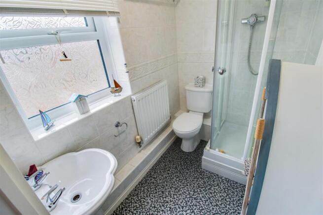 5 bed Detached for sale Image 10