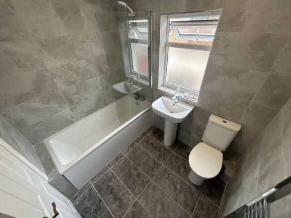 3 bed Terraced to rent Image 7