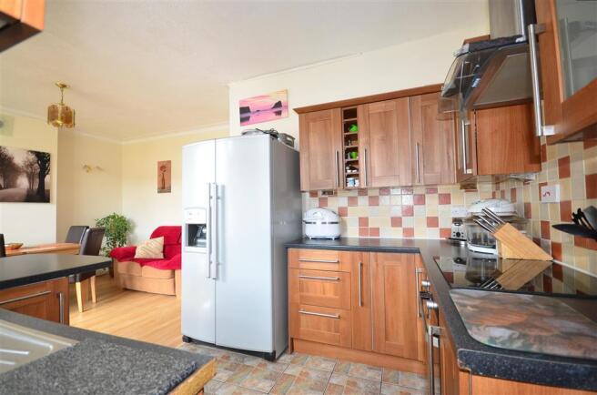 Kitchen/Dining Area