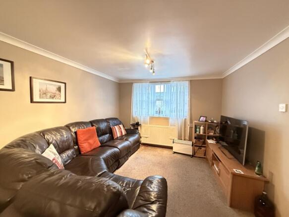 4 bed Semi-Detached for sale Image 8