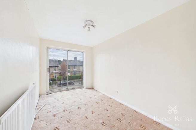 5 bed Detached for sale Image 9