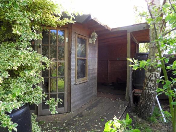 SUMMERHOUSE
