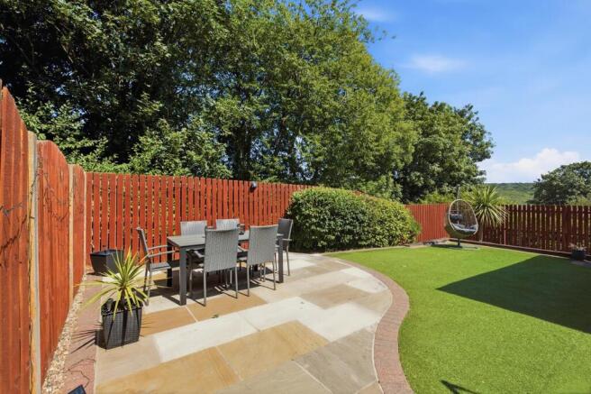4 bed Detached for sale Image 4