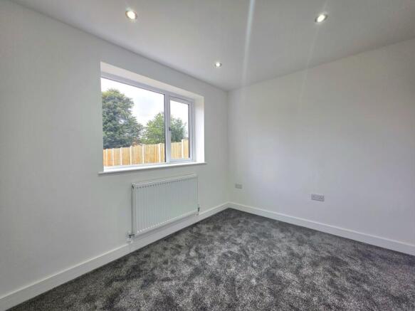 1 bed House of Multiple Occupation to rent Image 11