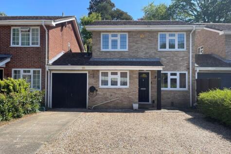 Cambrian Close, CAMBERLEY, GU15