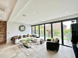 10, Old Nursery Close, Radlett WD7 9FD
