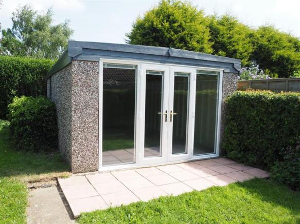 Detached Garden Home 762