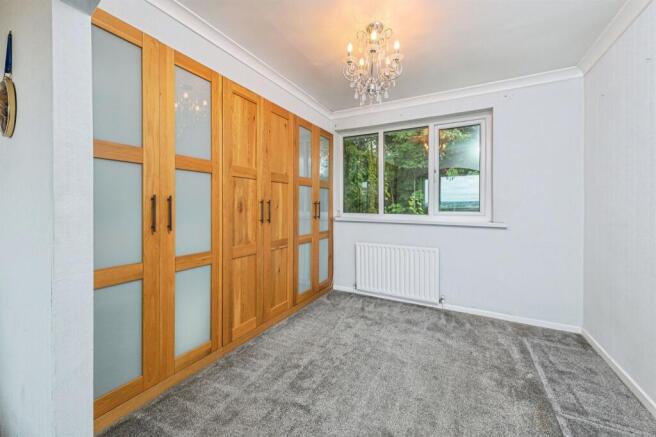 4 bed Detached for sale Image 10