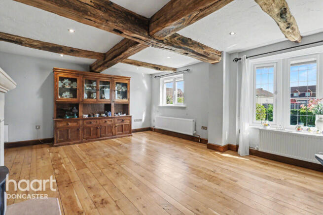 4 bed Detached for sale Image 6