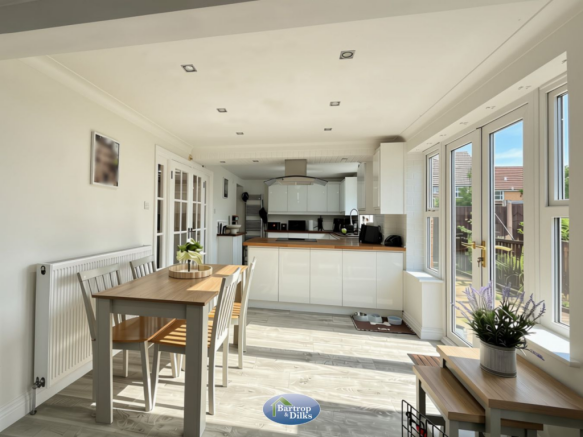 4 bed Detached for sale Image 12
