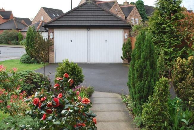 DOUBLE GARAGE