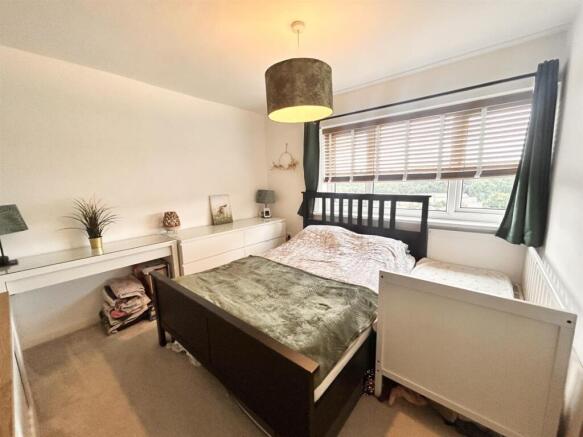 3 bed Semi-Detached for sale Image 6