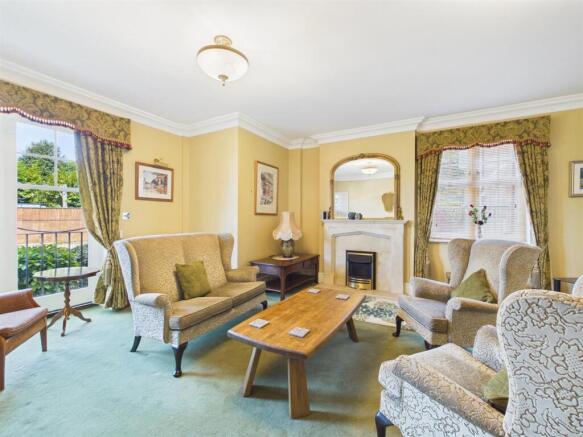 Living/Dining Room