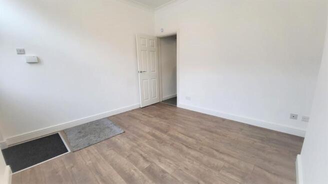 2 bed Terraced to rent Image 7