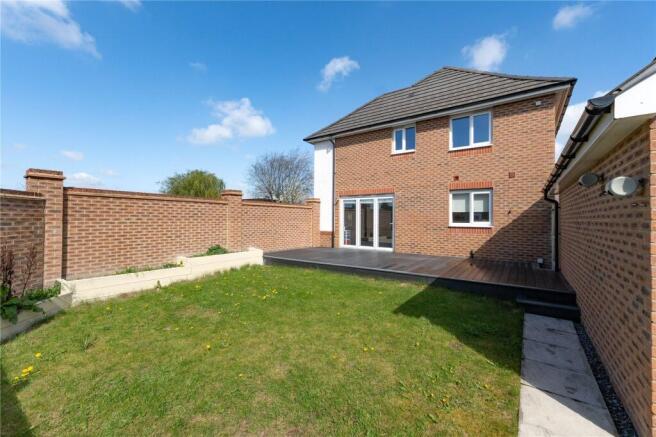 4 bed Detached for sale Image 9