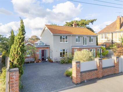 Pier Avenue, Southwold