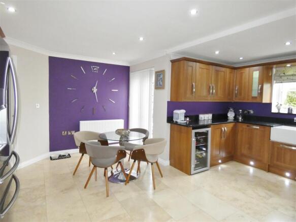Kitchen/Breakfast Room
