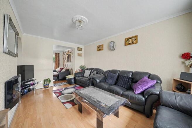 5 bed Semi-Detached for sale Image 6