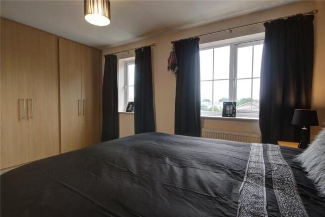 Bedroom 1 Pic 2