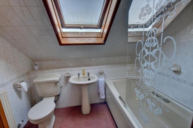 first floor bathroom.jpg