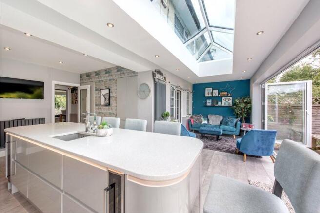 Kitchen/family...