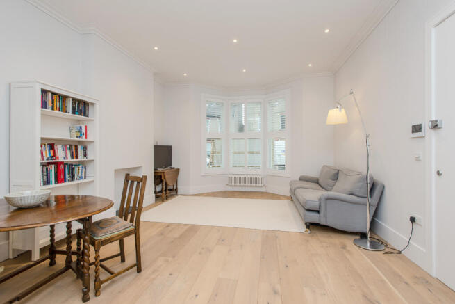 1, 152 Hartfield Roa