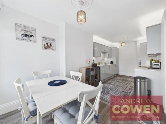 2 bed Apartment for sale Image 4