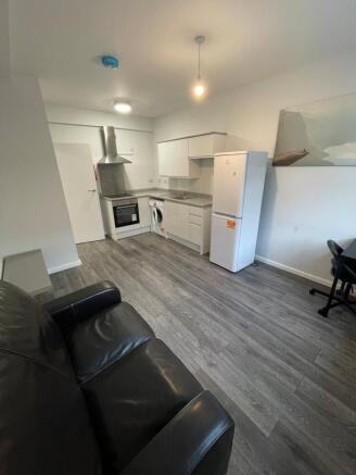 1 bed Apartment to rent Image 4