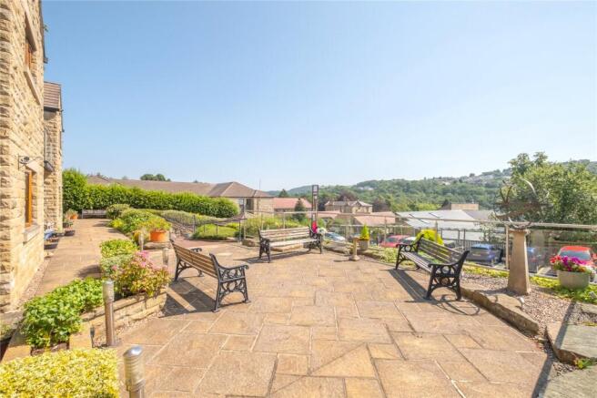 2 bed Apartment for sale Image 4