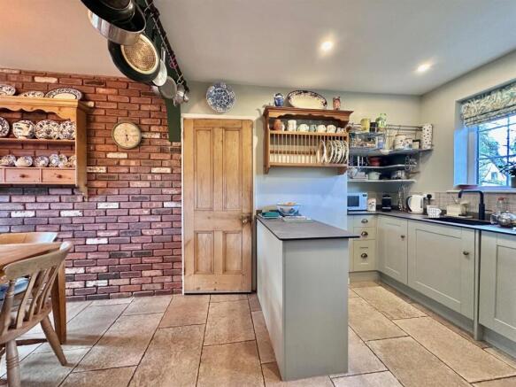 Kitchen 7.jpeg