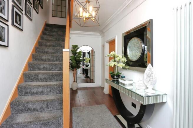 4 bed Semi-Detached for sale Image 8
