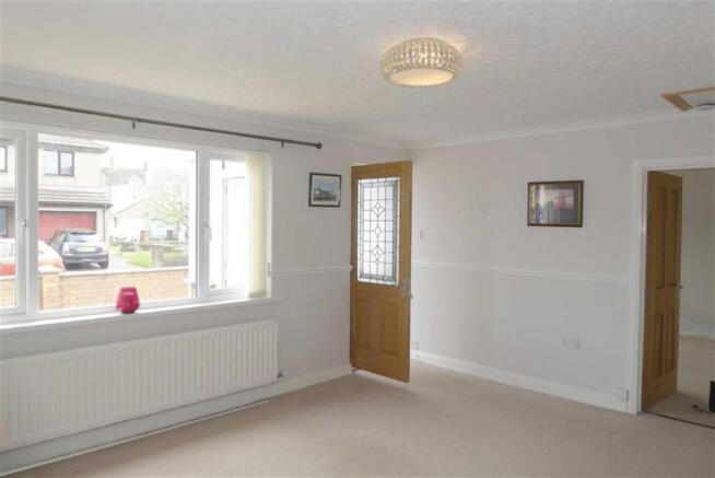 LOUNGE - DINING ROOM