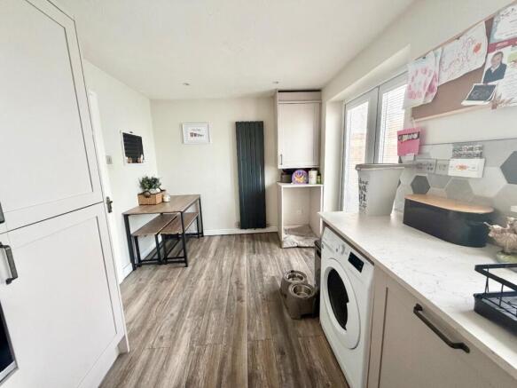 3 bed Semi-Detached for sale Image 5