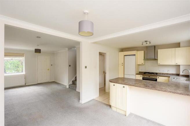 3 bed Detached for sale Image 5