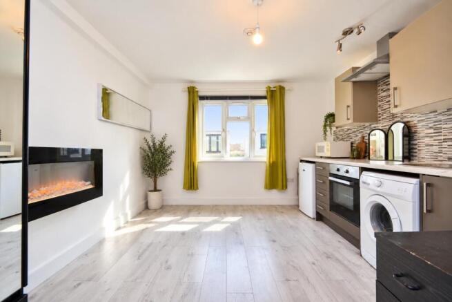 Bright Modern Apa...