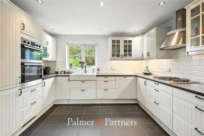 The Lintons, Sandon, Chelmsford, Essex, CM2 photo 3