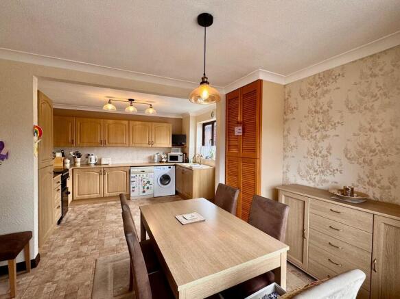 Dow Court, Southminster photo 4