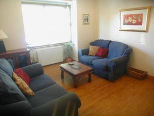 LOUNGE: